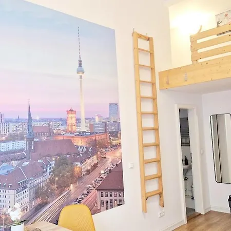 Km3 With Terrace Апартаменты